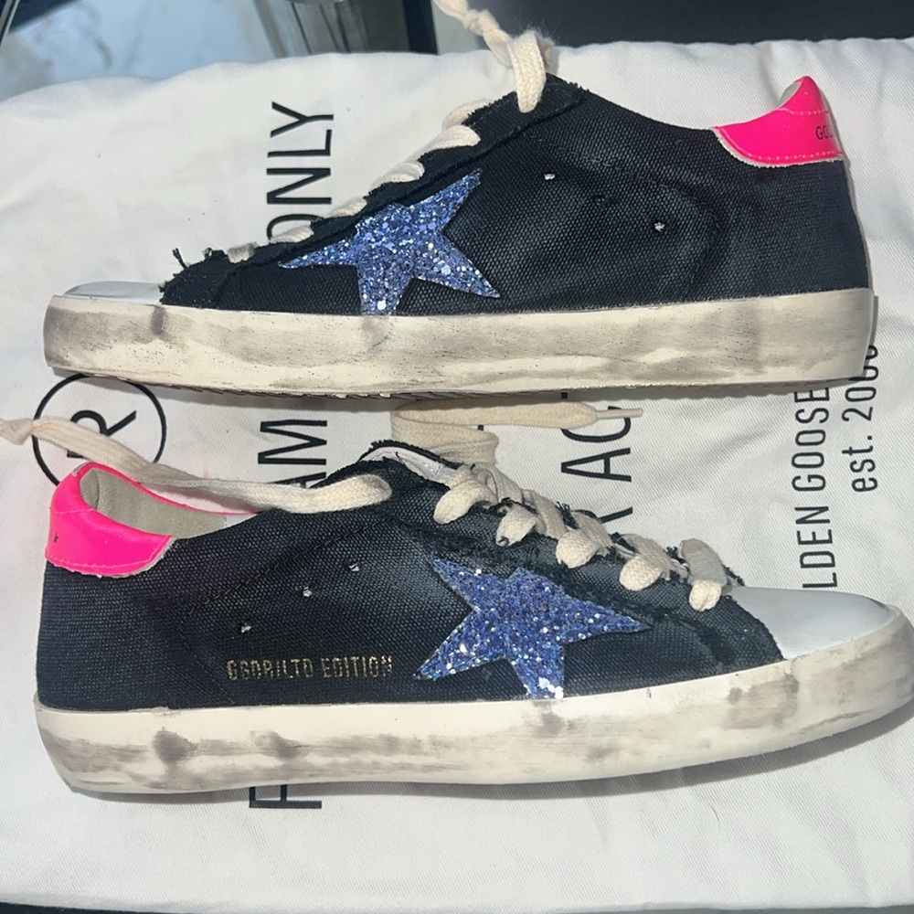 Golden Goose Sneakers - Picture 5 of 11